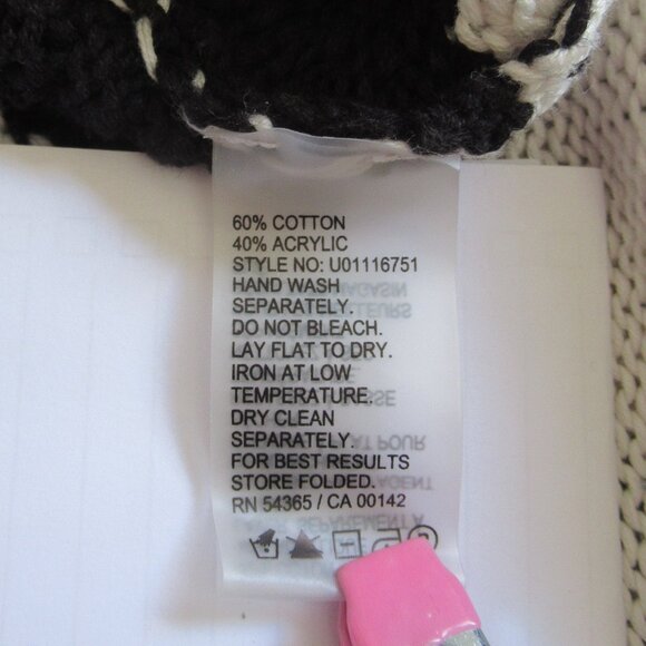 Long Knit Sweater, Chevron, Black & White, Bionco Nygard, - Picture 5 of 6